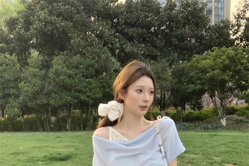 Short-Sleeve Plain One-Shoulder Tee