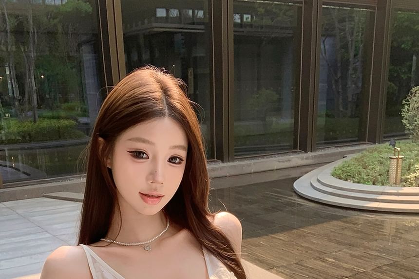 V-Neck Fishbone Top Lace Cami Trim