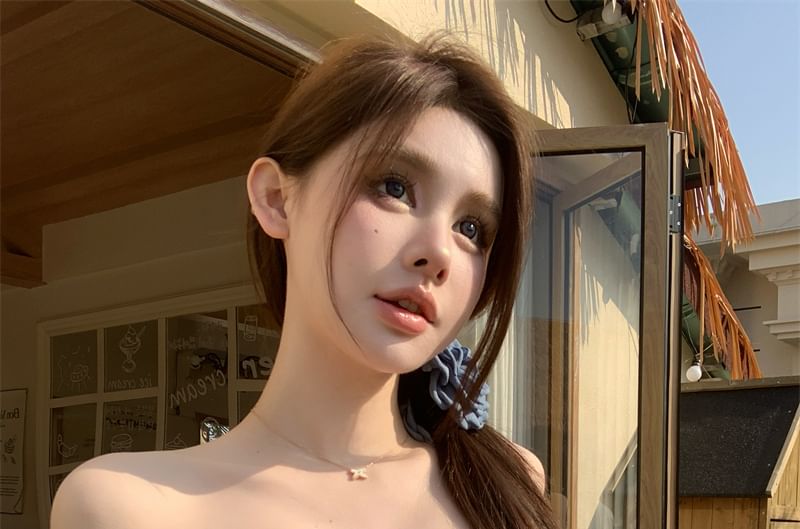 Off-Shoulder Floral Crop Top