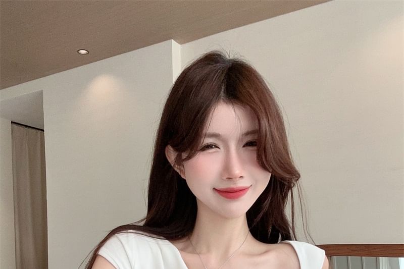 One-Shoulder Plain Buckled Asymmetrical Crop Top