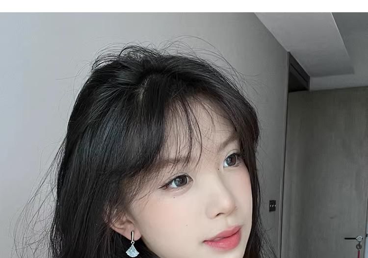 Drop Gingko Rhinestone Clip-On / Earring