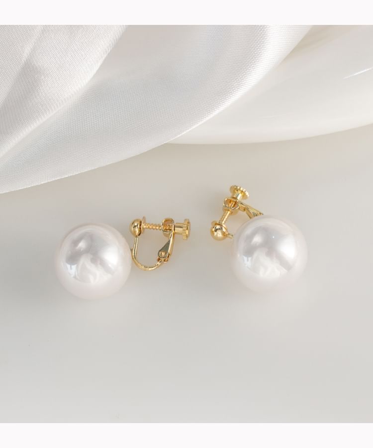 Pearl Faux Clip-On Drop / Earring