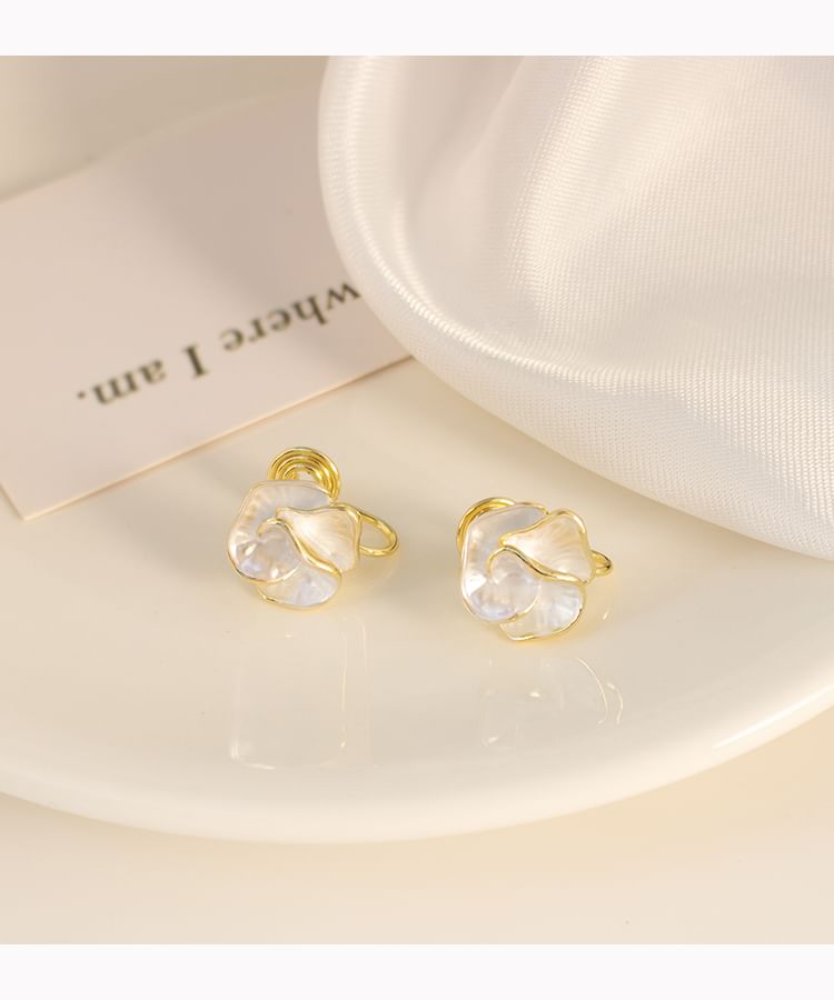 Clip-On Earring / Flower Stud