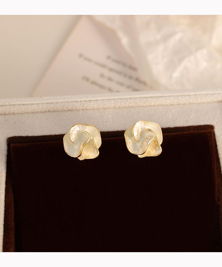 Clip-On Earring / Flower Stud