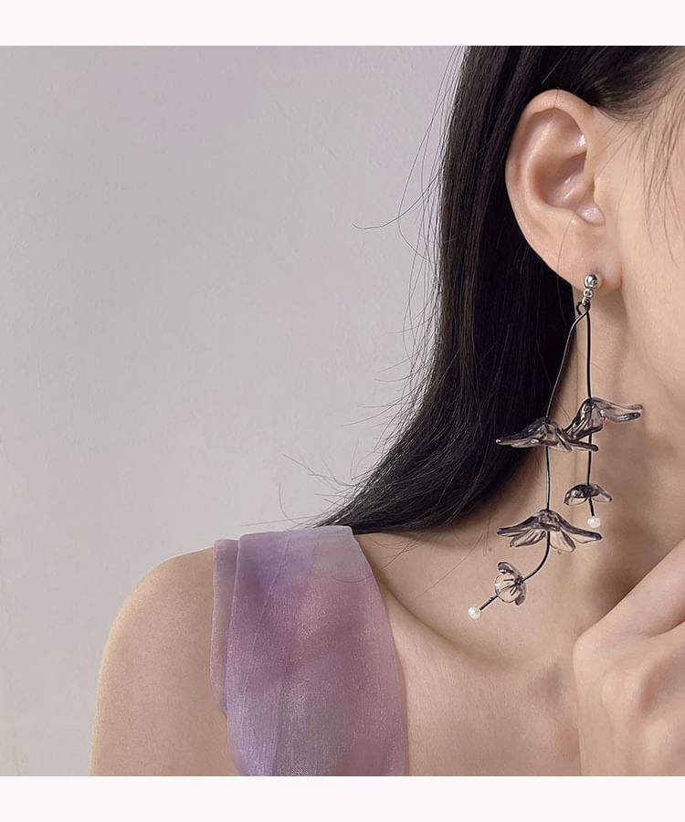 Earring / Asymmetrical Drop Flower Clip-On