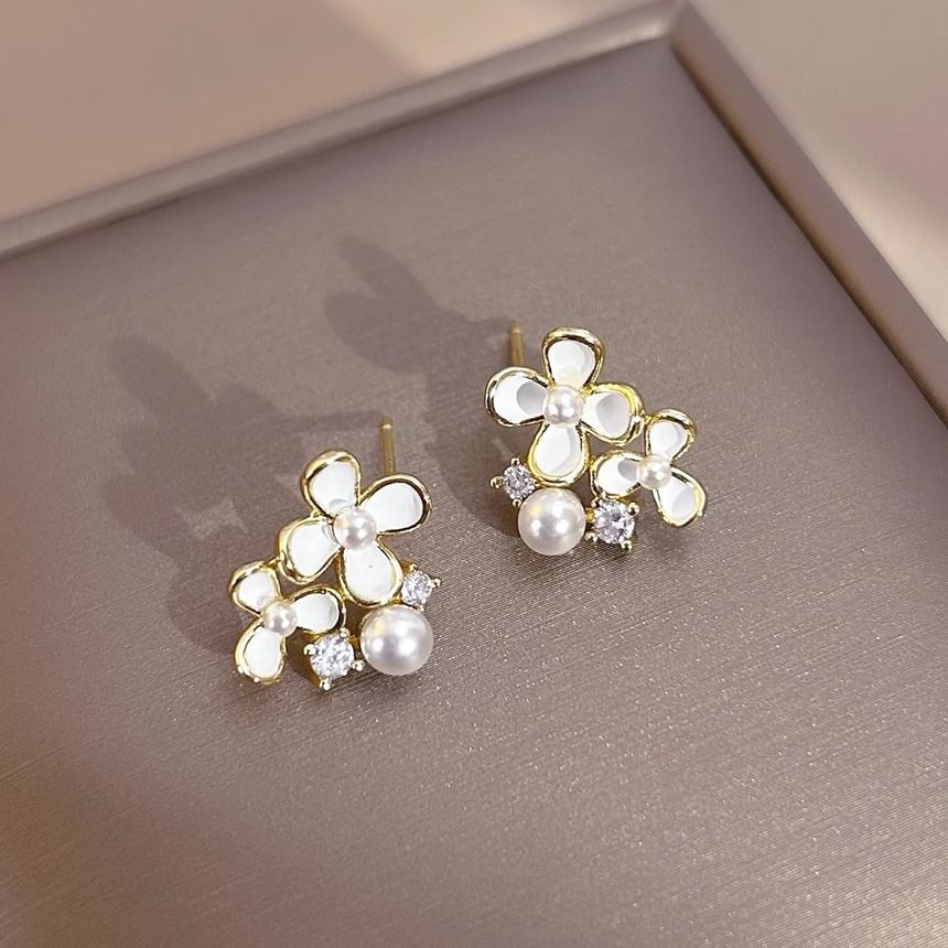 Cuff Alloy Pearl Stud / Earring Faux Floral Ear