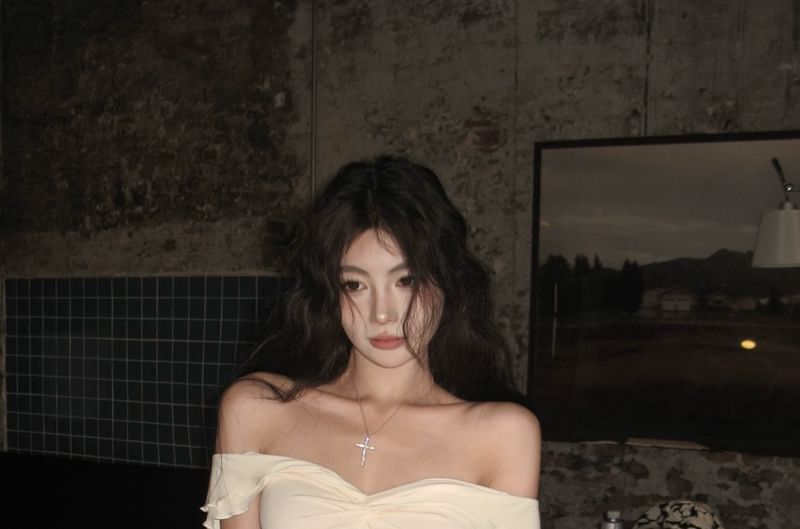 Top V-Neck Cap-Sleeve Plain Crop