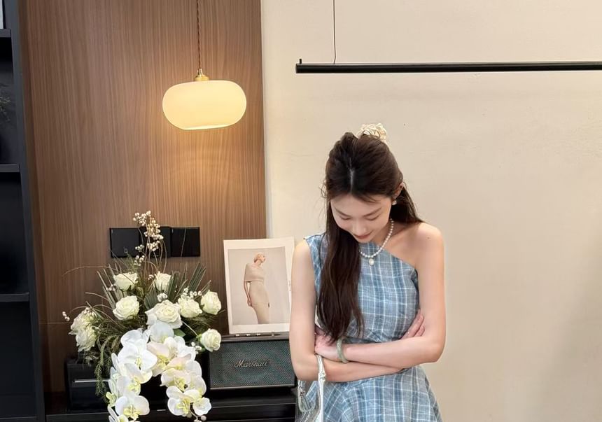 Asymmetrical Top Sleeveless Plaid