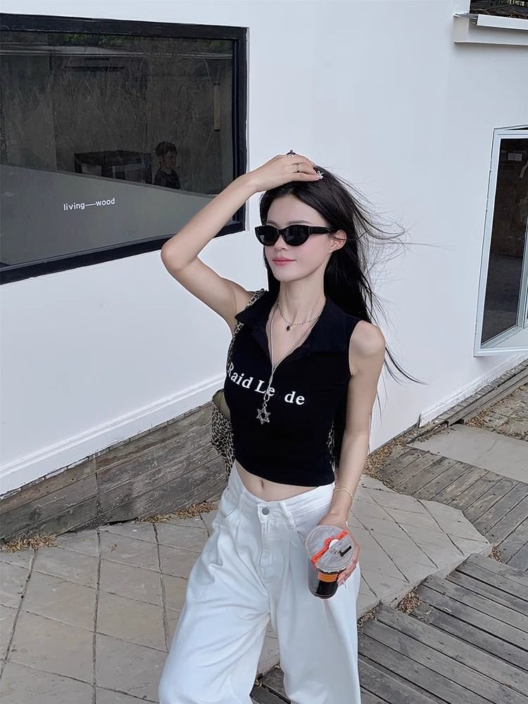 V-Neck Tank Top Crop Lettering