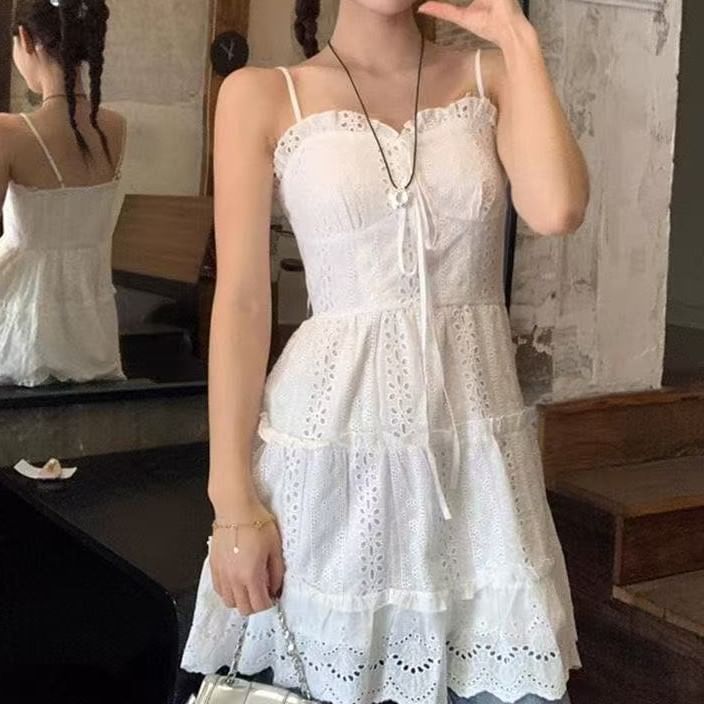 Top Flowy Lace Camisole