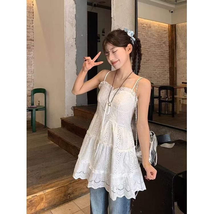 Top Flowy Lace Camisole