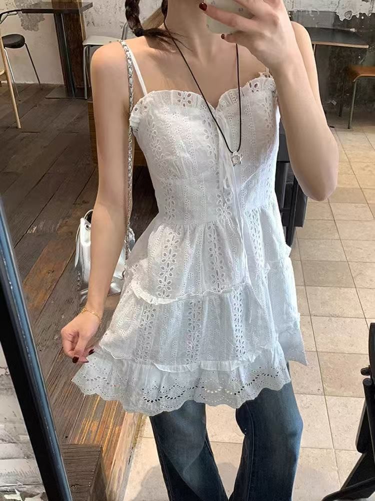 Top Flowy Lace Camisole
