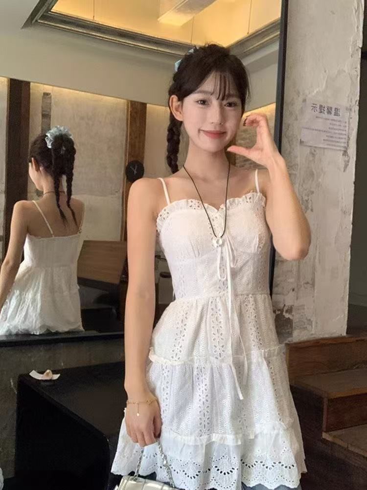 Top Flowy Lace Camisole