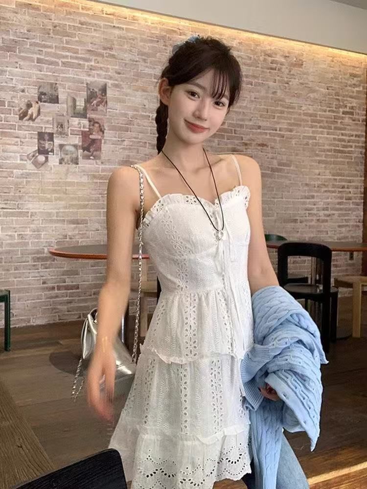Top Flowy Lace Camisole