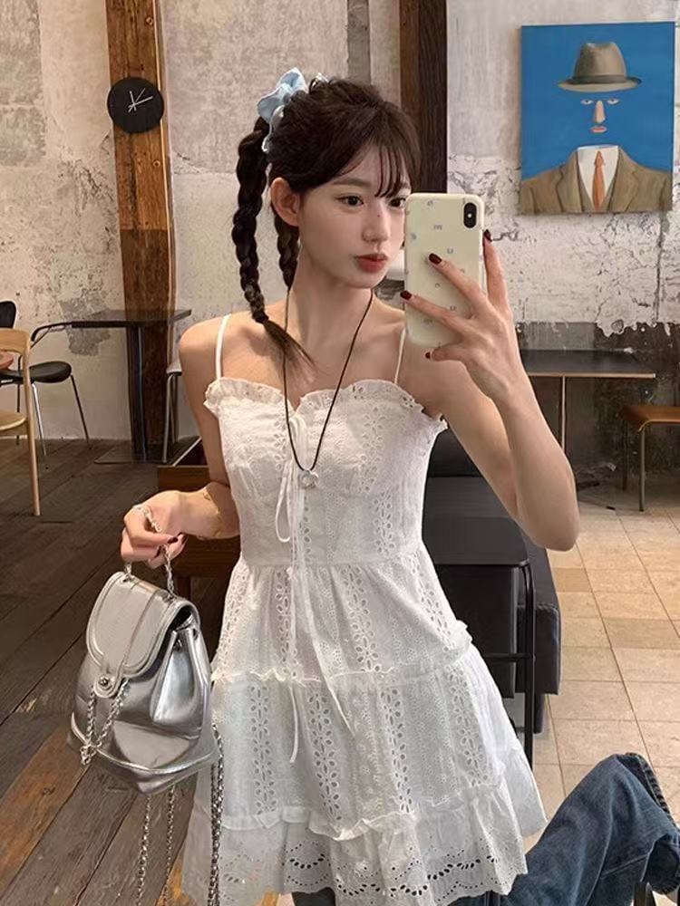 Top Flowy Lace Camisole