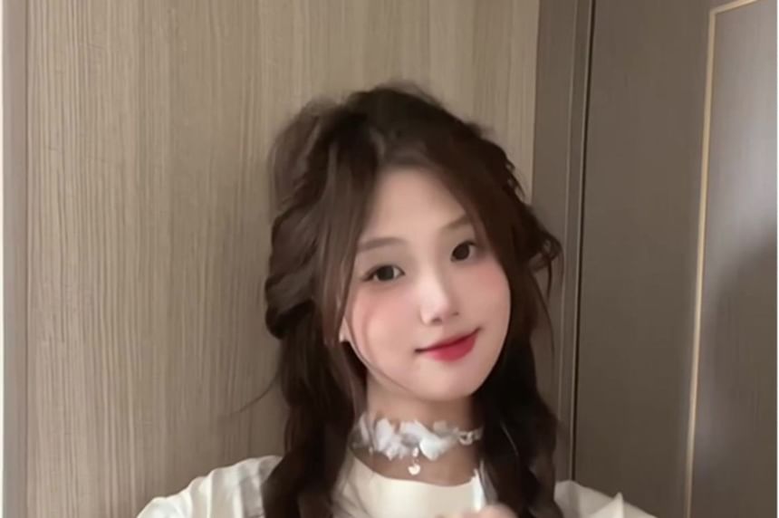 Star Crewneck Short-Sleeve T-Shirt Print