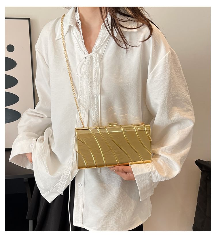 Strap Textured Bag Chain Crossbody