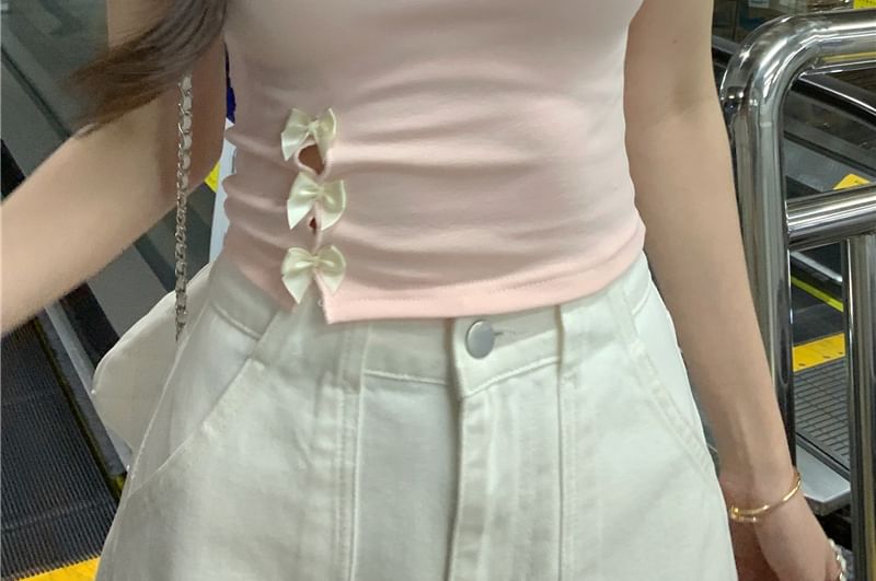 Neck Bow Tee Accent Embroidered Cutout Round Lettering Short-Sleeve Crop