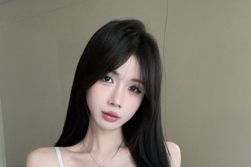 Lace Trim Slit Top Fit Camisole Slim