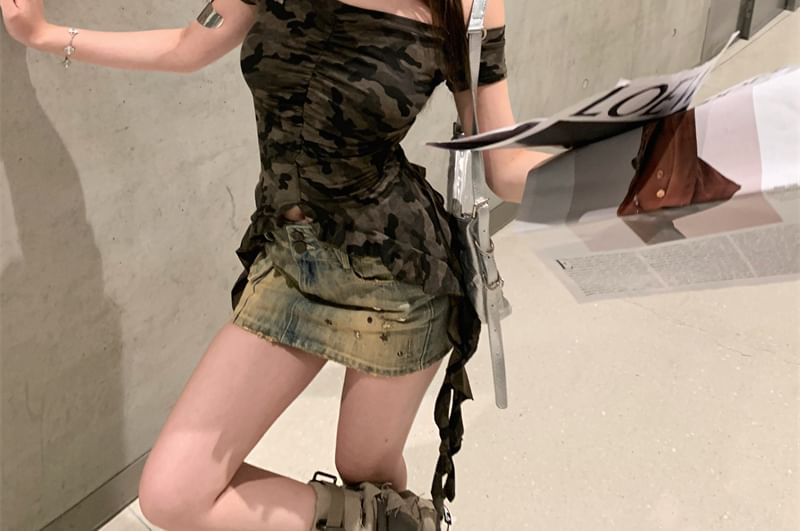 Camo Trim Cap-Sleeve Fit Asymmetrical Tee Off-Shoulder Slim Ruffle Print