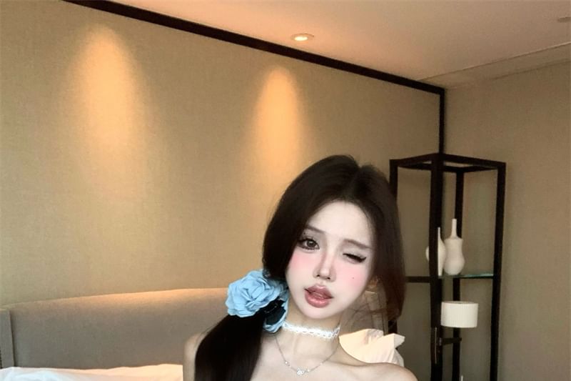 Off-Shoulder Puff-Sleeve Plain Slim Bow Fit Top