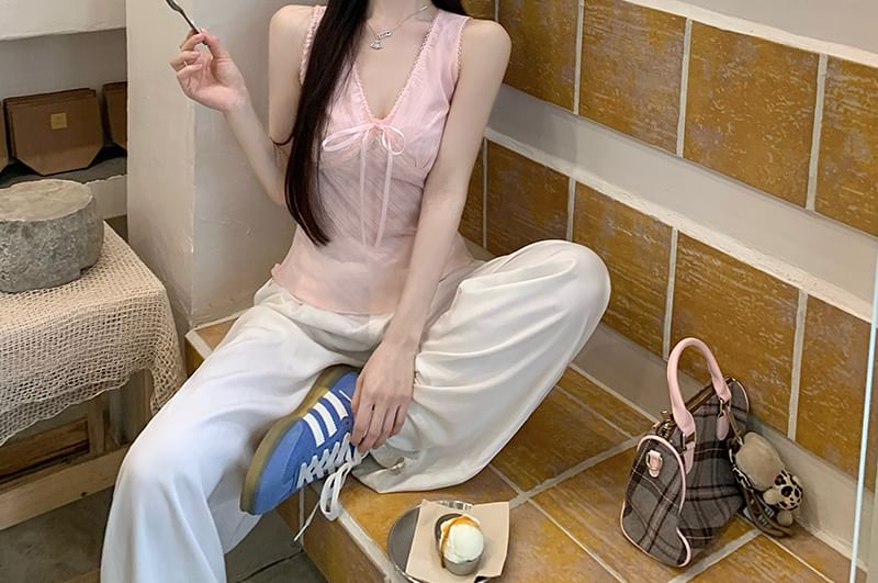 Slim Bow Trim Lace Tank V-Neck Top Fit