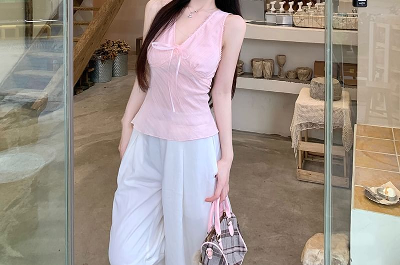 Slim Bow Trim Lace Tank V-Neck Top Fit