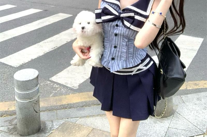 Mini Pleated Rise Skirt A-Line / High Striped Sleeveless Blouse Bow Collar