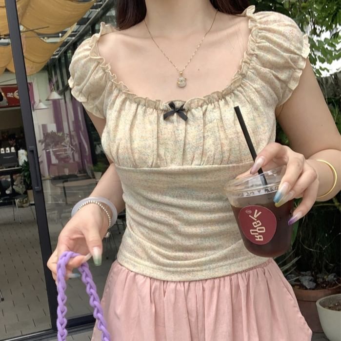 Short-Sleeve Bow Slim Trim Neck Ruffle Square Fit T-Shirt