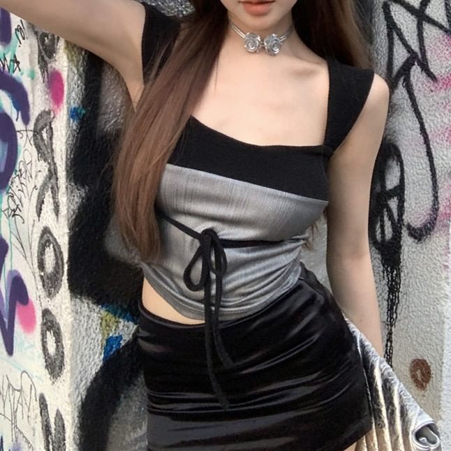 Top Bow Tank Fit Two Neck Tone Crop Slim Square