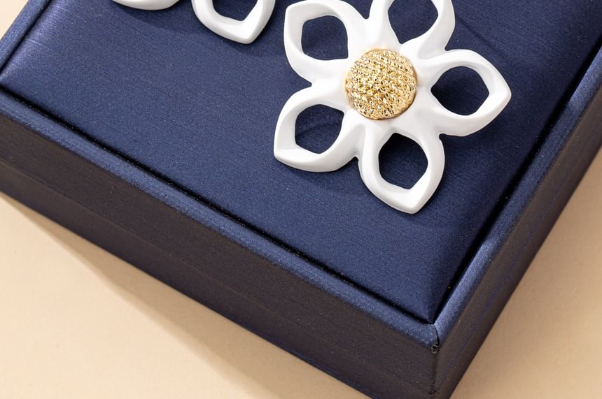 Floral Alloy Stud Earring