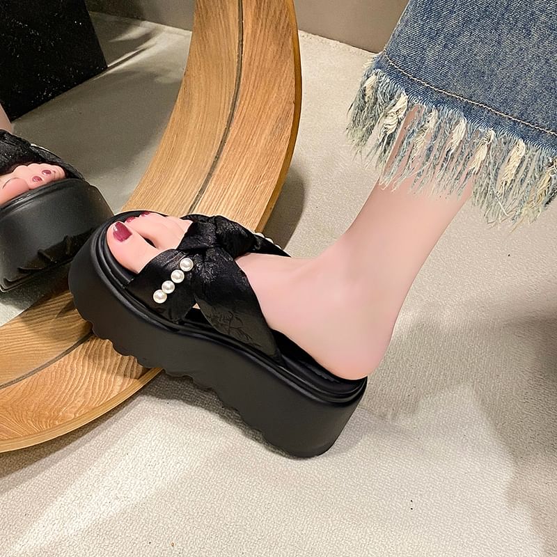 Pearl Slide Patterned Knot Faux Sandals Platform