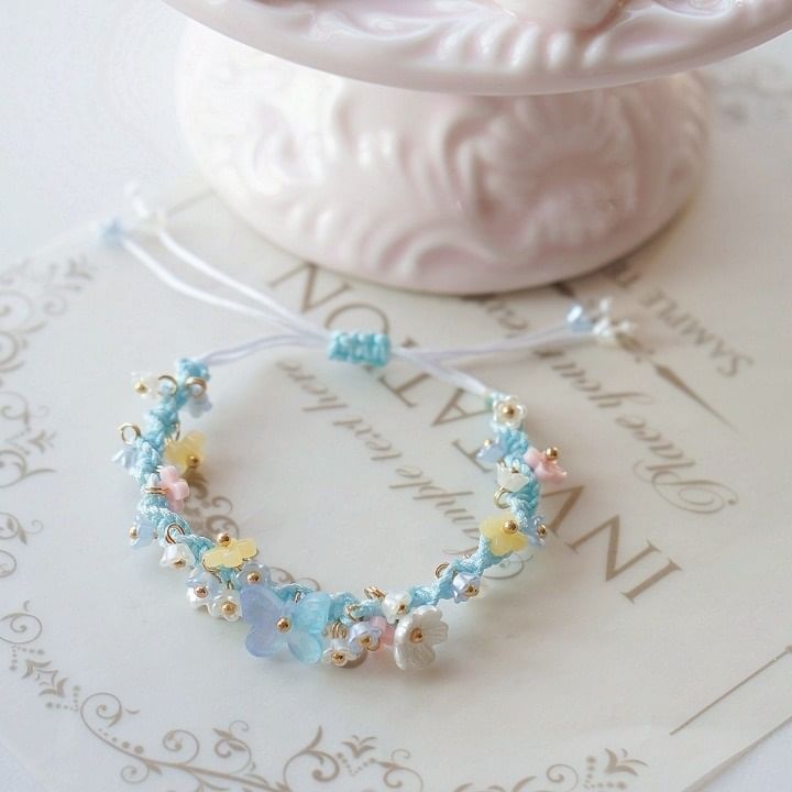 Flower Bead String Bracelet