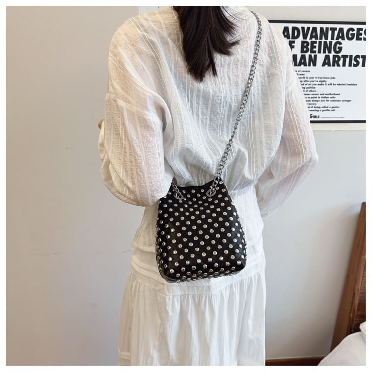 Sequin Embroidered Bucket Bag / Strap Faux Leaf Studded Chain