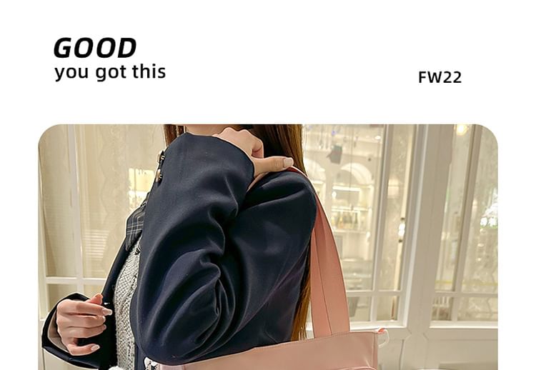 Badge + Gingham Tote Multi-Pocket Set: Bag