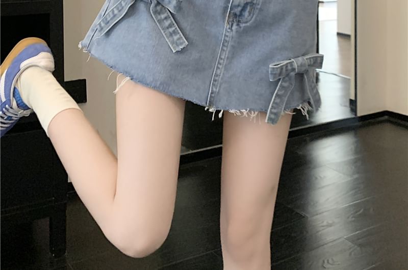 Bow Mini Washed Denim High Fray Waist Shorts A-Line