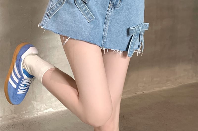 Bow Mini Washed Denim High Fray Waist Shorts A-Line