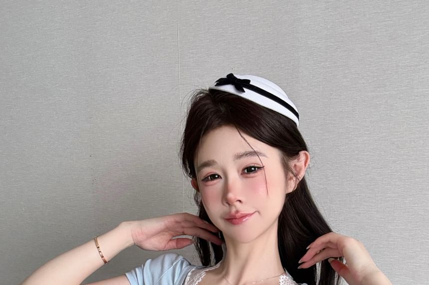 Short Panel Lace V-Neck Sleeve Top Bow