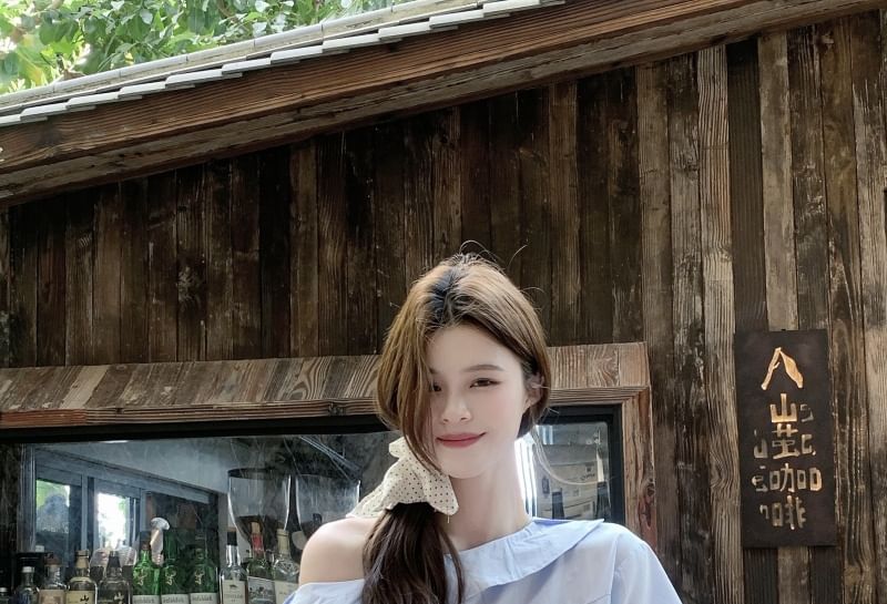 Set: + One Shoulder Sleeveless Plain Blouse Belt