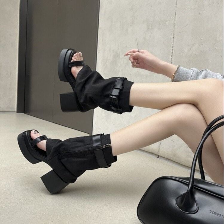 Buckled Chunky Heel Sandals + Slingback Warmers Platform Set: Leg