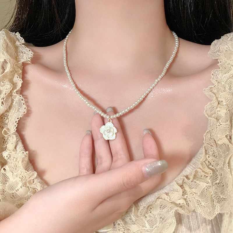 Pendant Necklace Flower