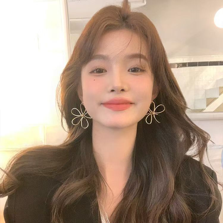 Wirework Alloy Floral Stud Earring