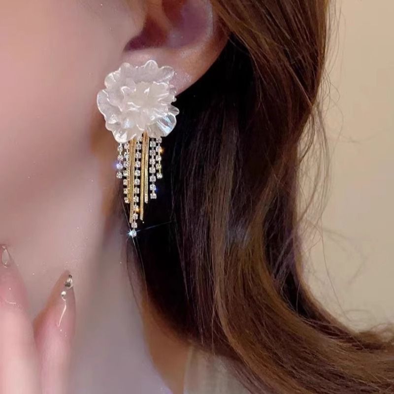 Fringed Alloy Floral Rhinestone Earring