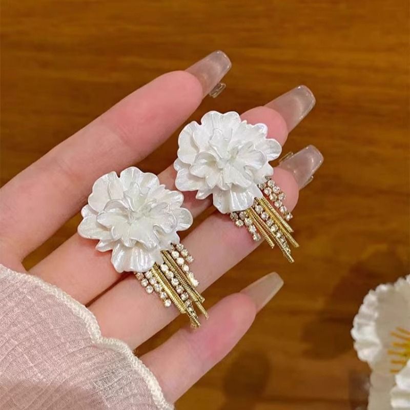 Fringed Alloy Floral Rhinestone Earring