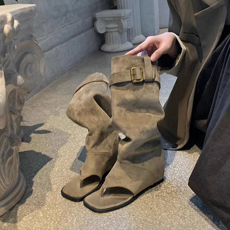 Sandals Thong Buckled