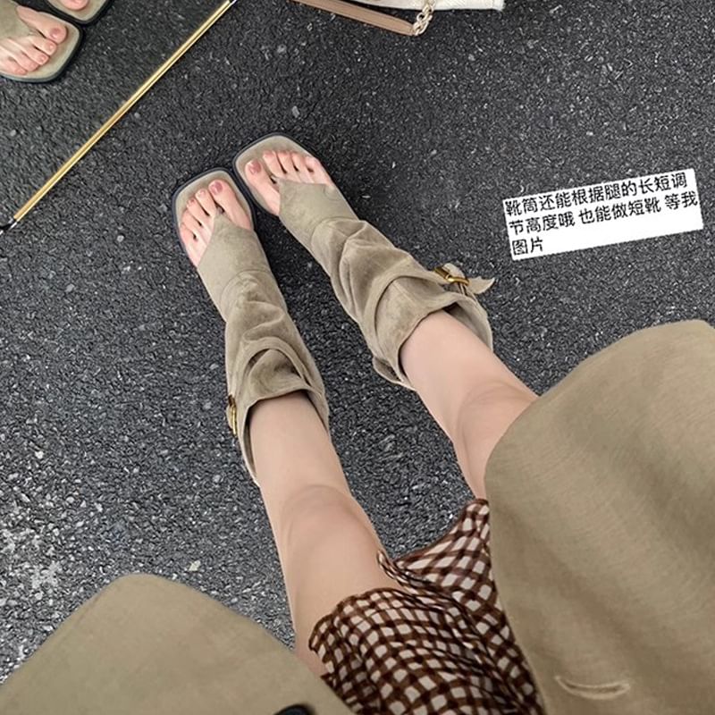 Sandals Thong Buckled