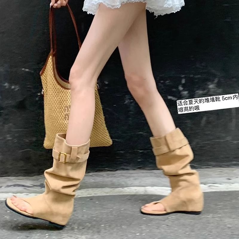 Sandals Thong Buckled