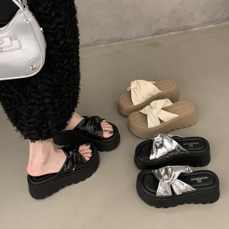 Slide Twisted Platform Sandals