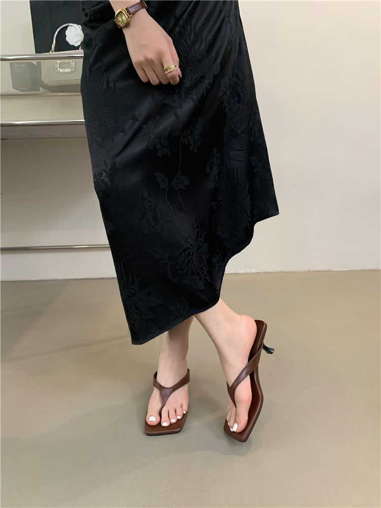 Kitten Flip-Flops Toe Heel Square