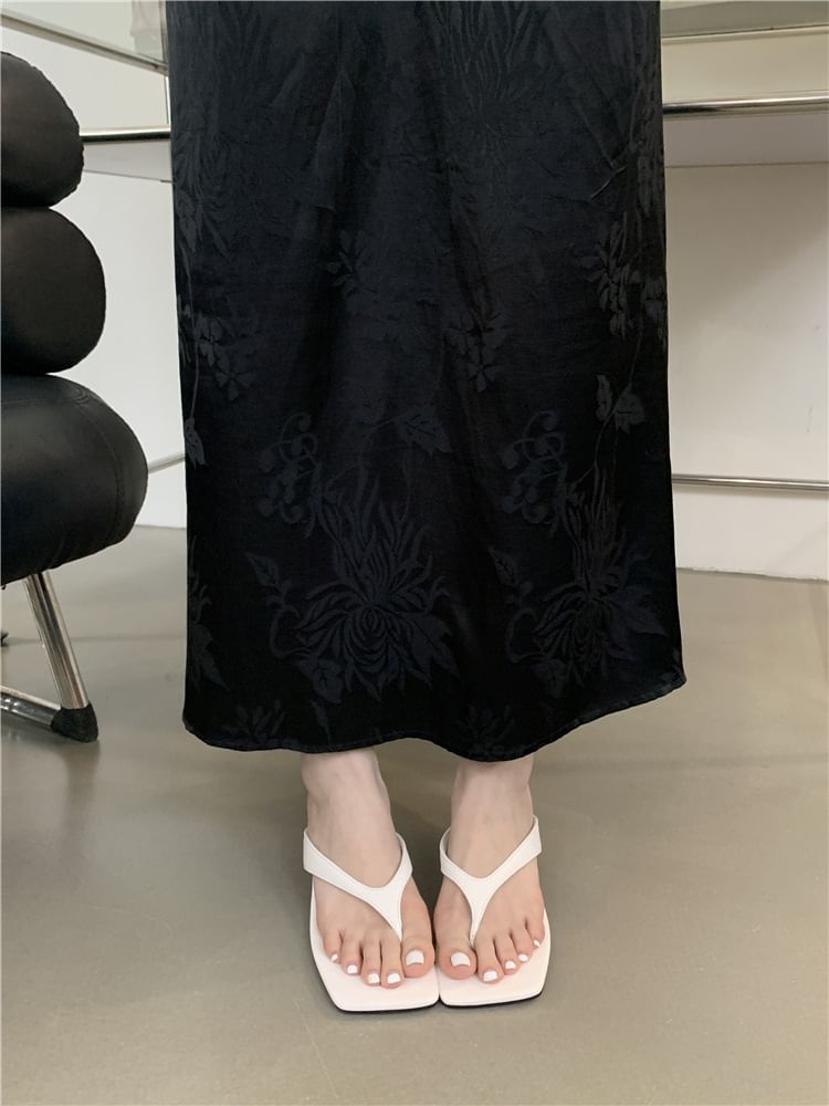 Kitten Flip-Flops Toe Heel Square